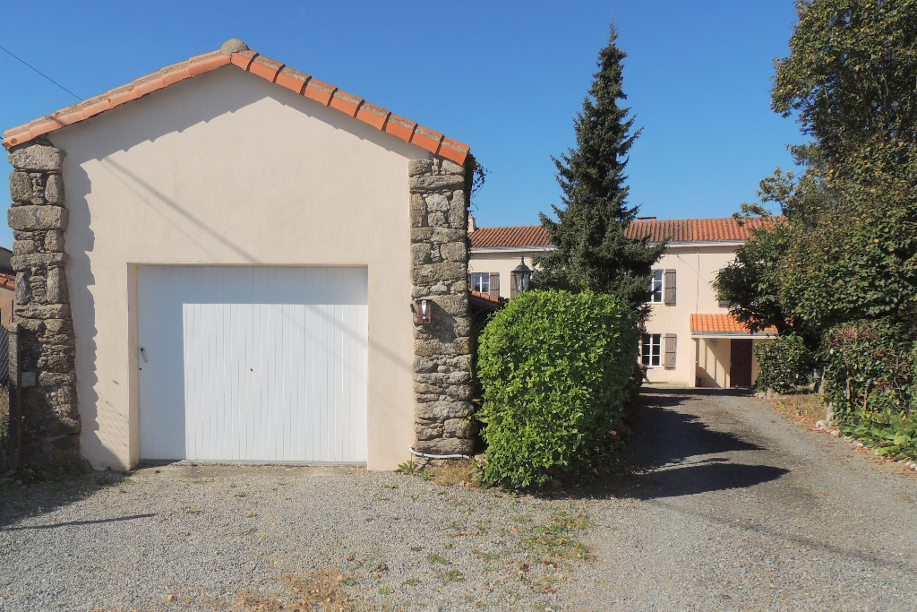 Maison à Vendre à La Gaubretière Notaire
