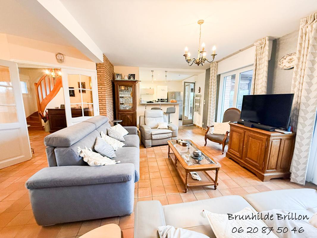 VIMY Proximité Vimy, pavillon 145M² en semi plain pied, 4 chambres, bureau 4