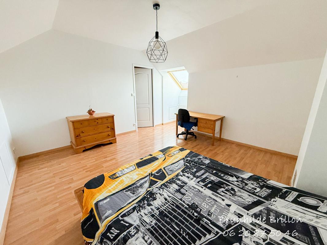 COURRIERES Semi-plain-pied 190M², 4 chambres, bureau, garage, jardin 13