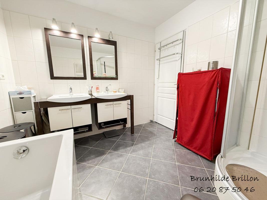 COURRIERES Semi-plain-pied 190M², 4 chambres, bureau, garage, jardin 8