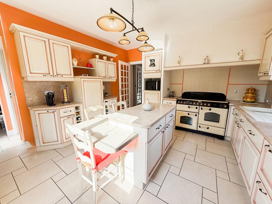 VIMY Maison semi plain-pied 220M², 5 à 6 chambres, sous sol complet jardin paysagé 10