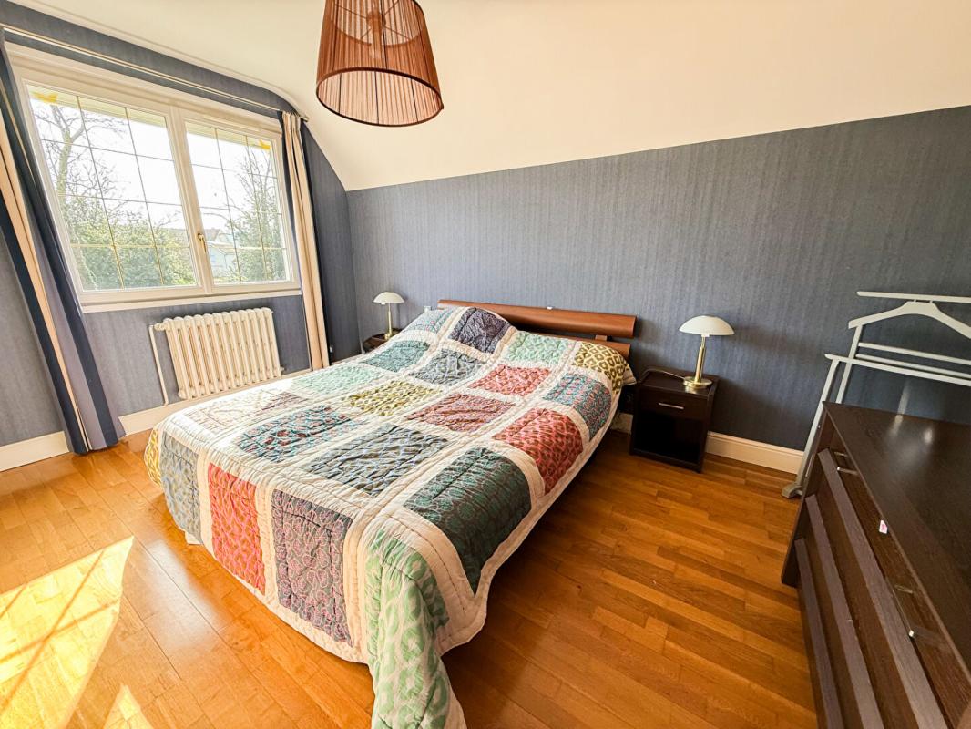 VIMY Maison semi plain-pied 220M², 5 à 6 chambres, sous sol complet jardin paysagé 15