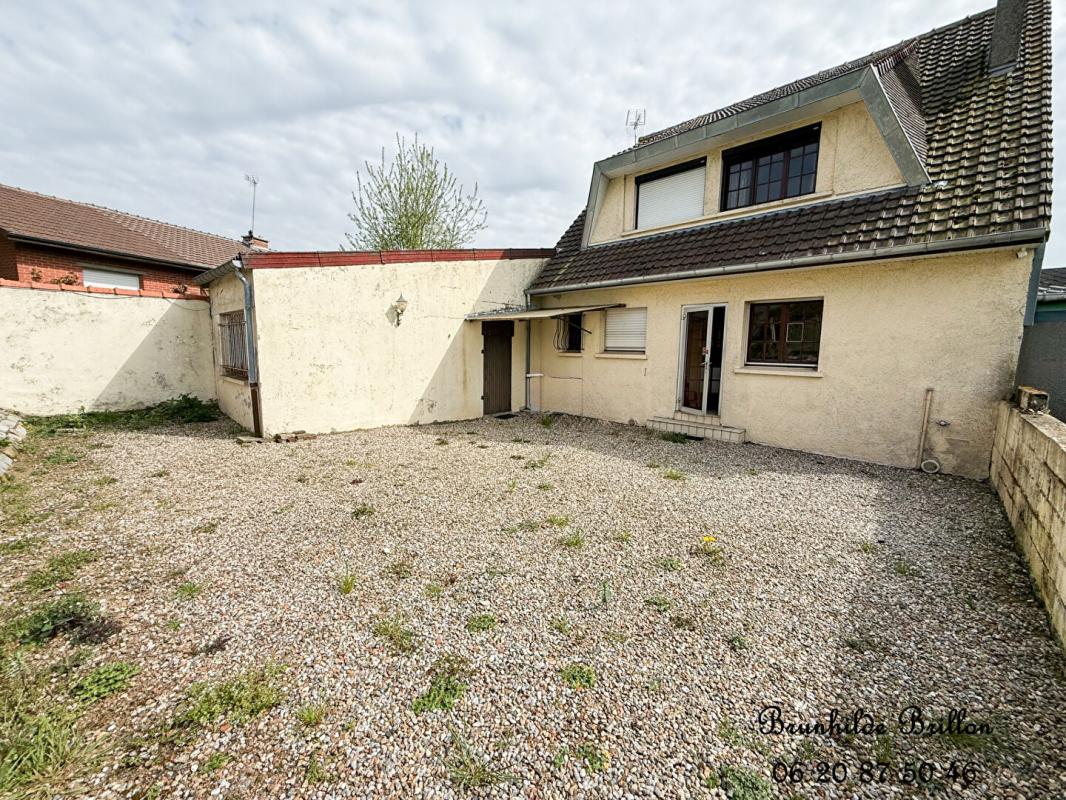 FAMPOUX Maison Fampoux 130 m2, 3 chambres, 2 salles de bains, garage 17