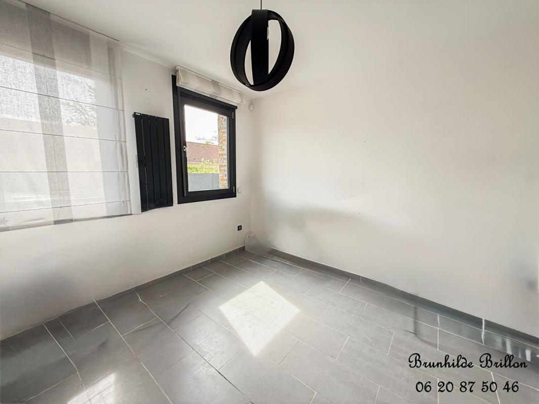 LENS Pavillon 215m², 3 chambres, bureau, garage, piscine, jardin 13