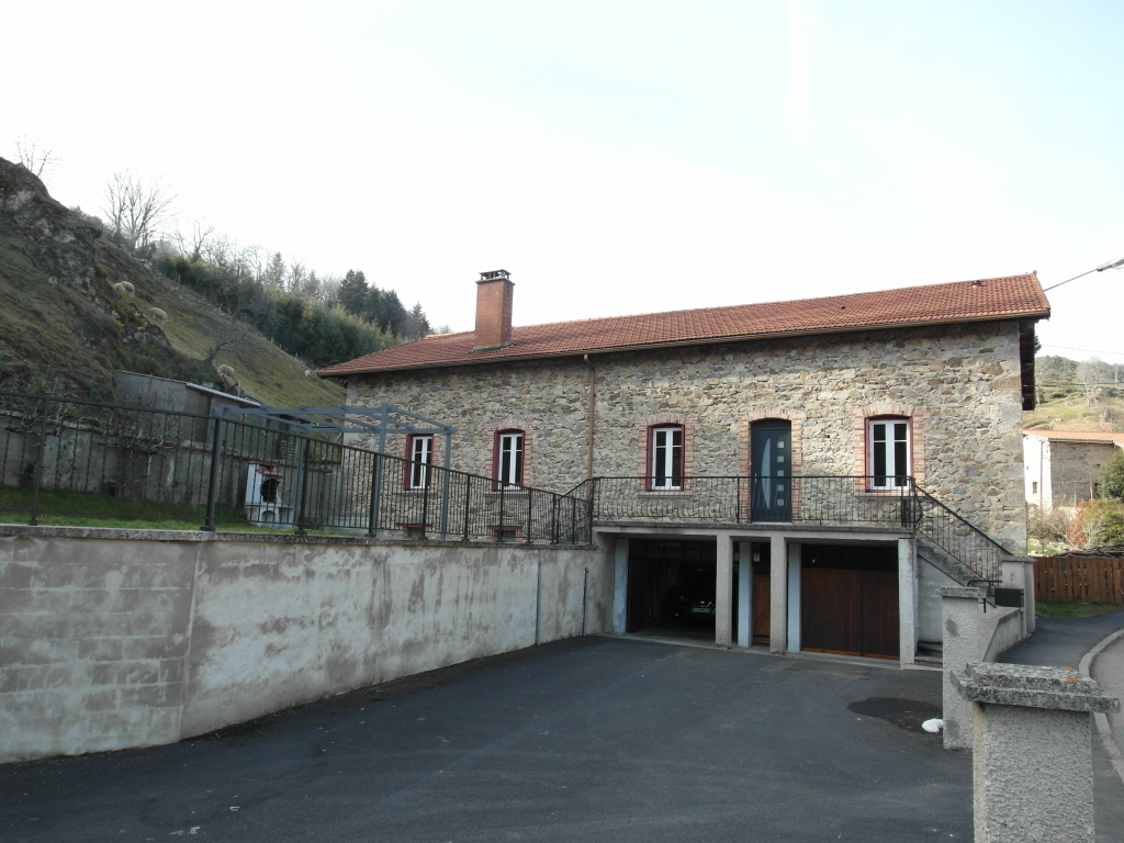 Vente Maison 110 m² SAINTSAUVEURENRUE (42220)