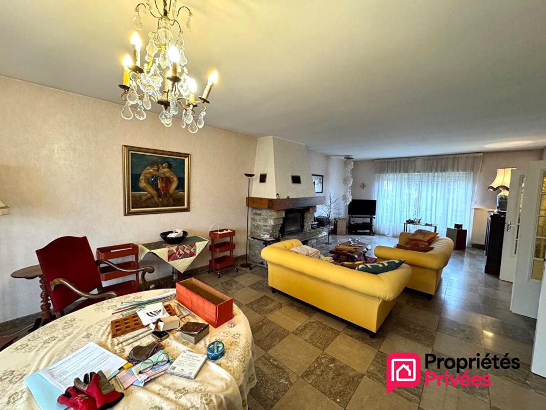 BOULOGNE-SUR-MER Votre agence "Propriétés-Privées" vous propose : 9