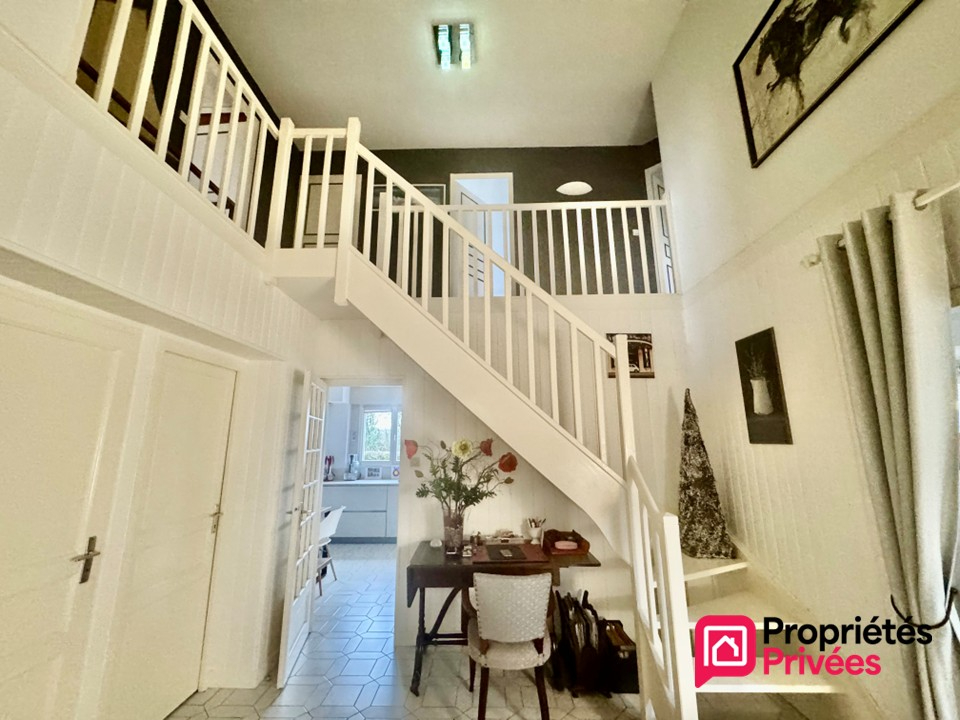 HENNEVEUX "Propriétés-Privées .Com" vous propose  : 4