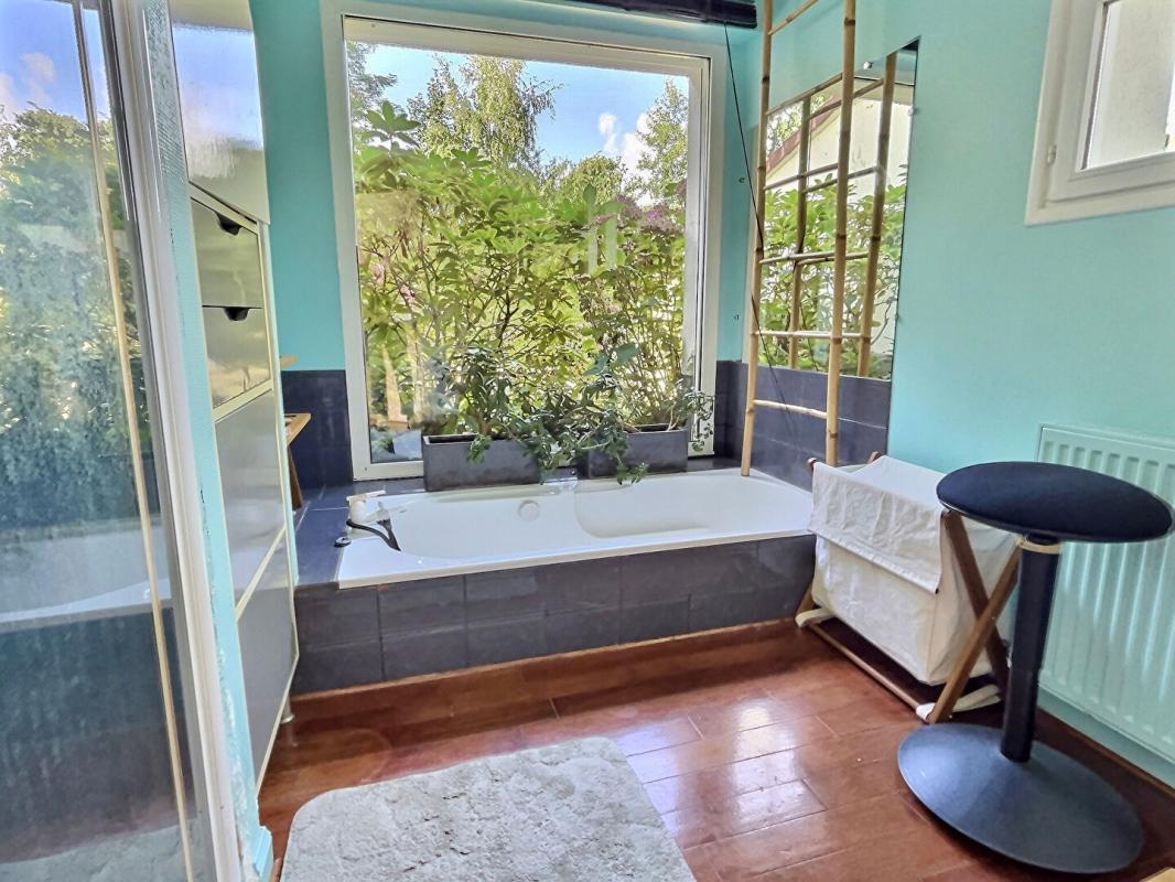 CUCQ Jolie Propriété sur 4136M2 avec piscine 11