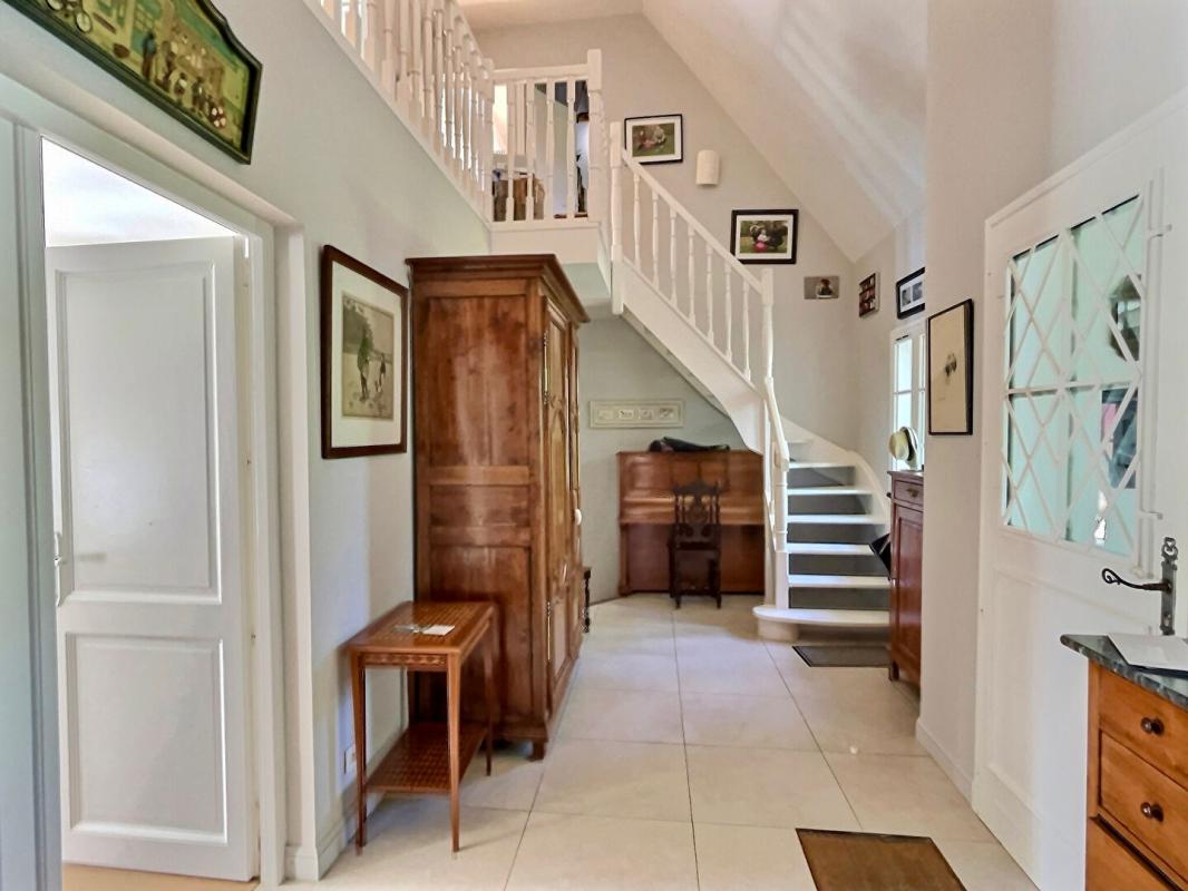 CUCQ Jolie Propriété sur 4136M2 avec piscine 8