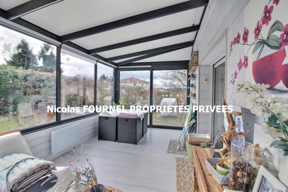 SAINT-ROMAIN-LES-ATHEUX EN EXCLUSIVITE SAINT ROMAIN LES ATHEUX 42660 maison contemporaine en demi-niveaux 89m² habitables 3 chambres sur 970m² de terrain 11