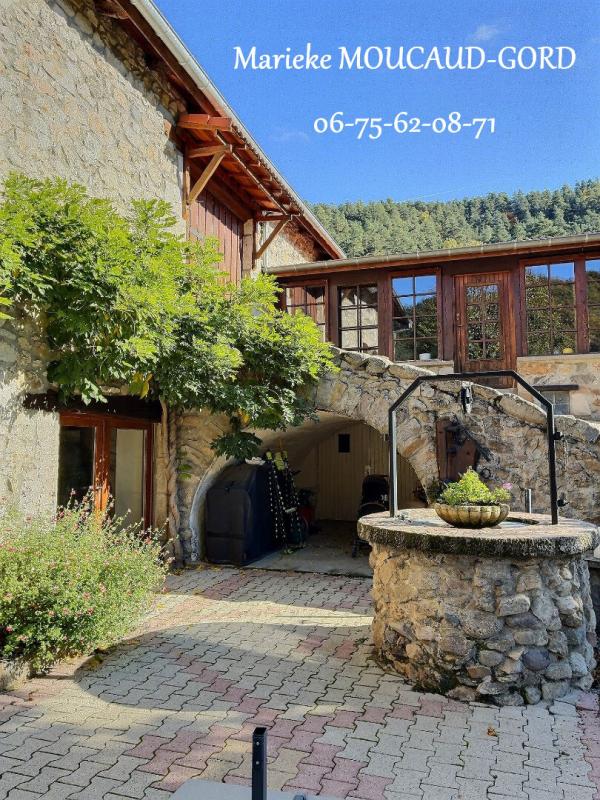 BEAUZAC Beauzac 43590 Maison en pierre rénovée 150 m²  4 chambres terrain clos 1489m² 1