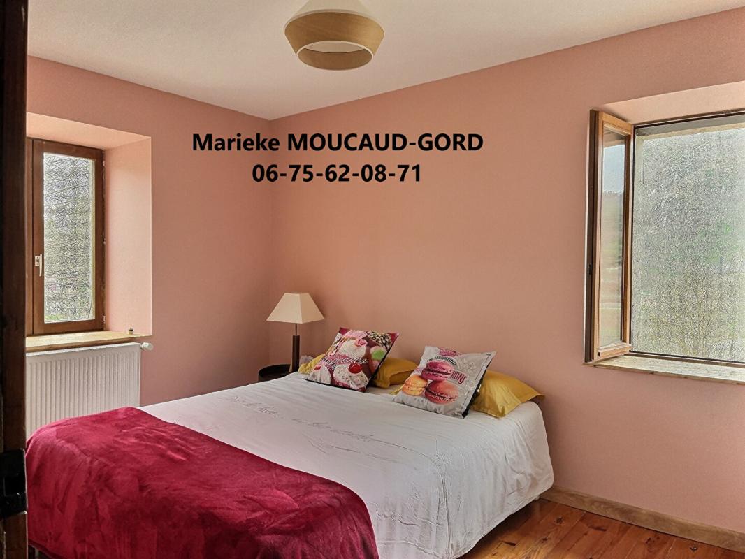 BEAUZAC Beauzac 43590 Maison en pierre rénovée 150 m²  4 chambres terrain clos 1489m² 10