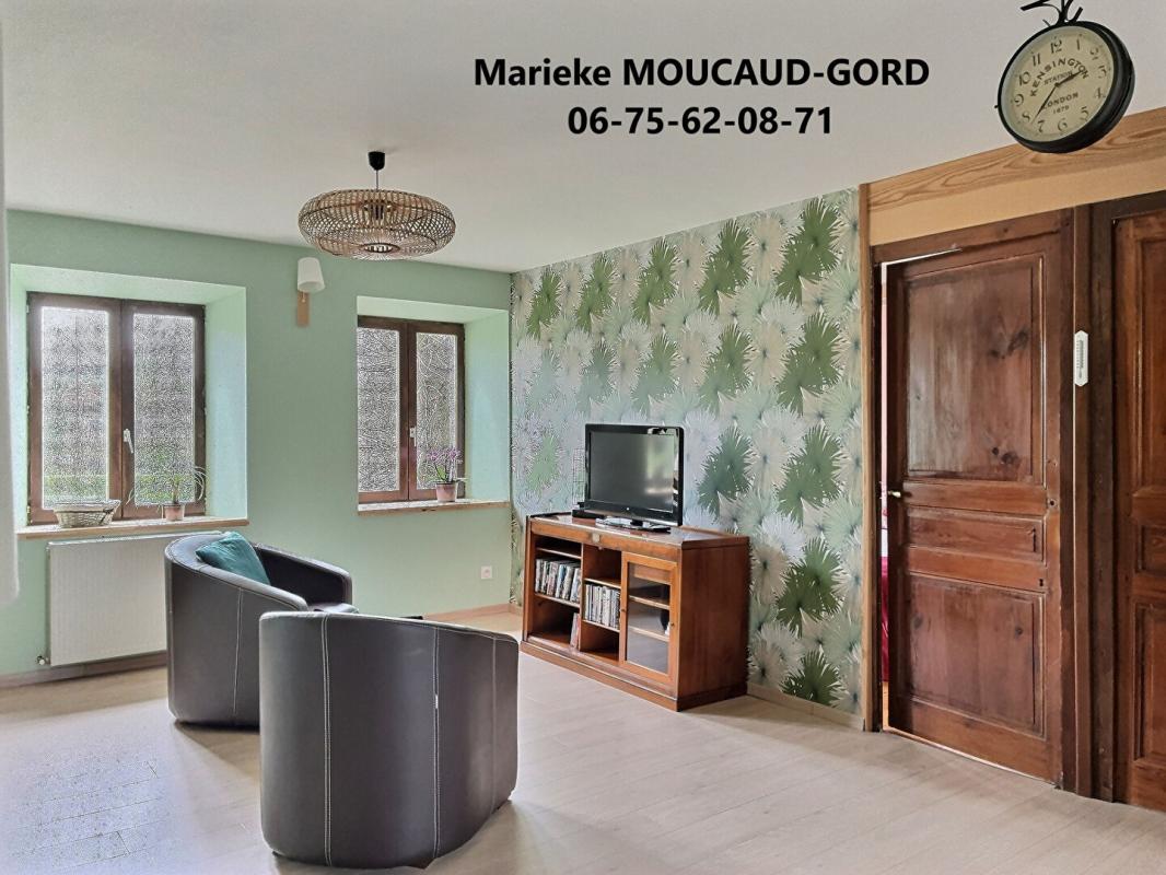 BEAUZAC Beauzac 43590 Maison en pierre rénovée 150 m²  4 chambres terrain clos 1489m² 7