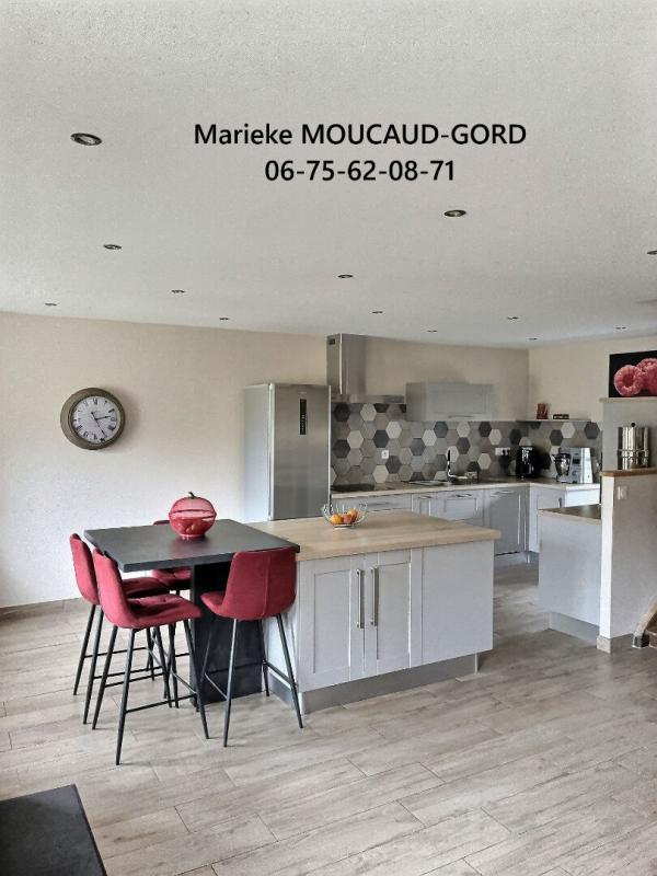 BEAUZAC Beauzac 43590 Maison en pierre rénovée 150 m²  4 chambres terrain clos 1489m² 9