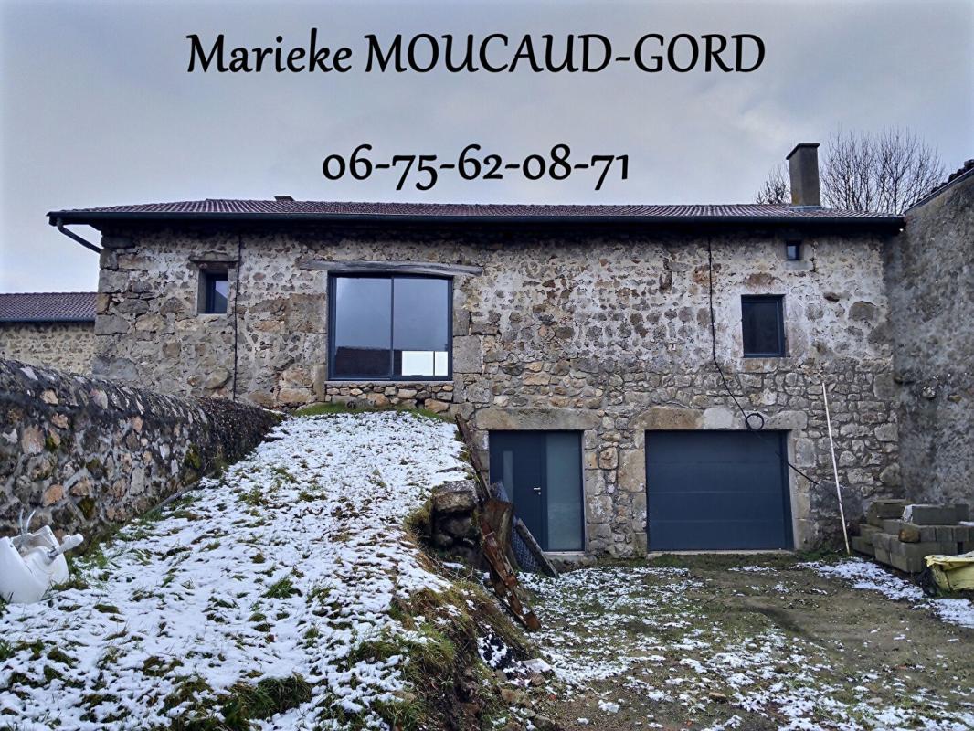 BOISSET BOISSET 43500 Centre village Maison en pierre 155 m² avec terrain 1000 m²entièrement à aménager 2