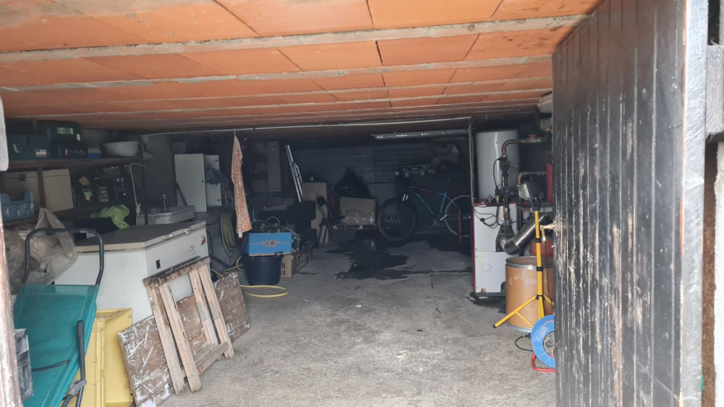 MARLHES Marlhes 42660 dans un hameau à 1,5 km du centre du village, maison traditionnelle sur sous-sol  124m² habitables 4 chambres sur 1600m² de terrain plat 15