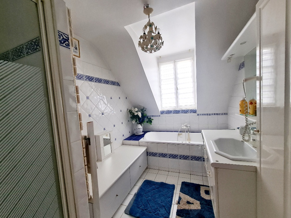 ECHINGHEN PROPRIETES PRIVEES COTE D'OPALE  vous propose : 13