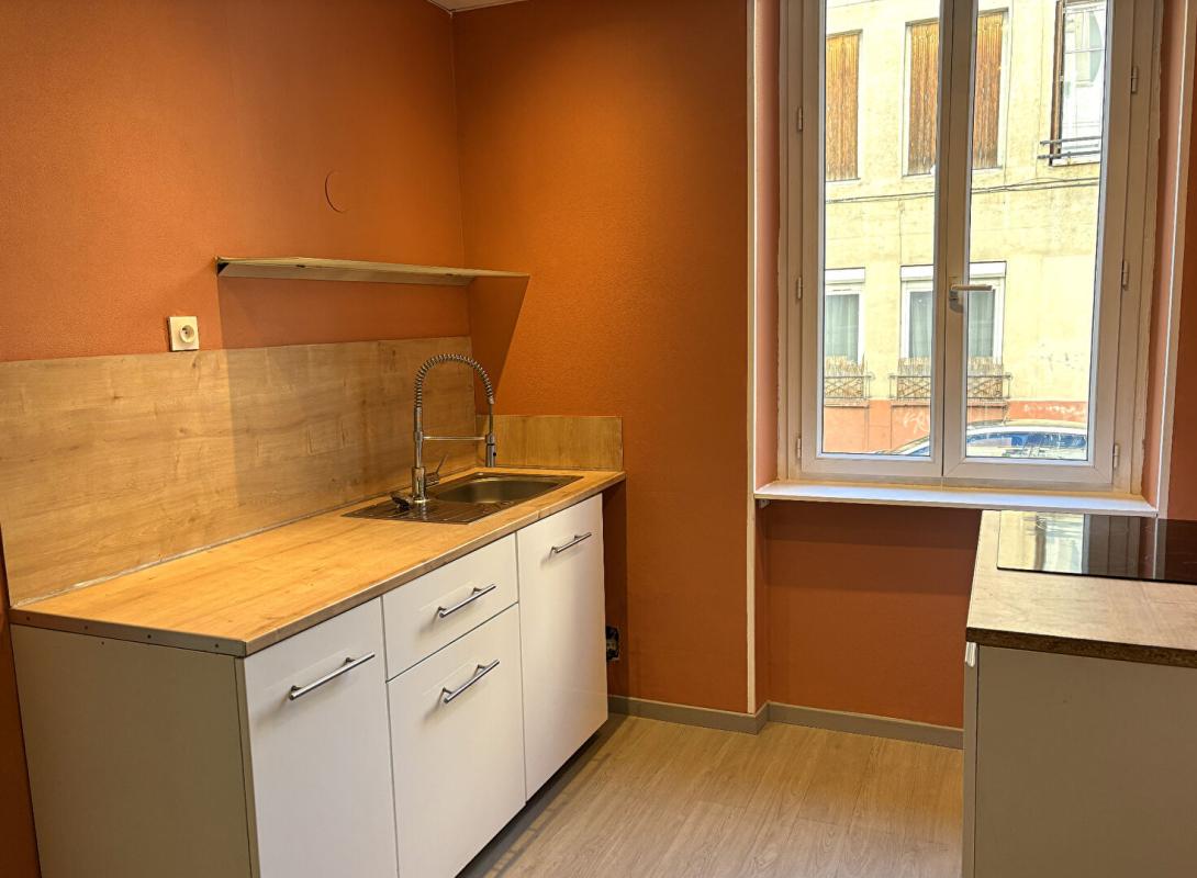 SAINT-ETIENNE Appartement Saint Etienne 2 pièce(s) 33.85 m2 6