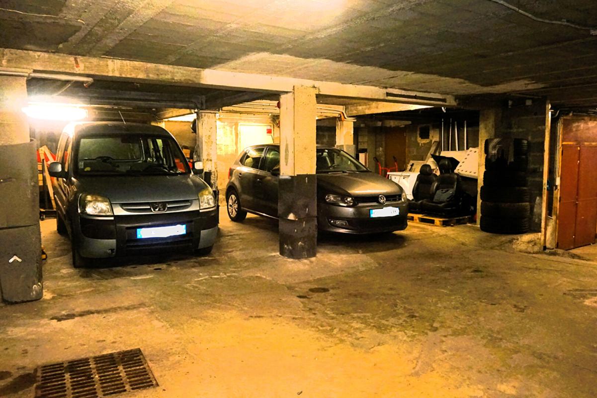 LE CHAMBON-FEUGEROLLES LOFT 270 m² + 235 m² COMBLES AMÉNAGEABLES ? TERRASSE ? DOUBLE GARAGE 18