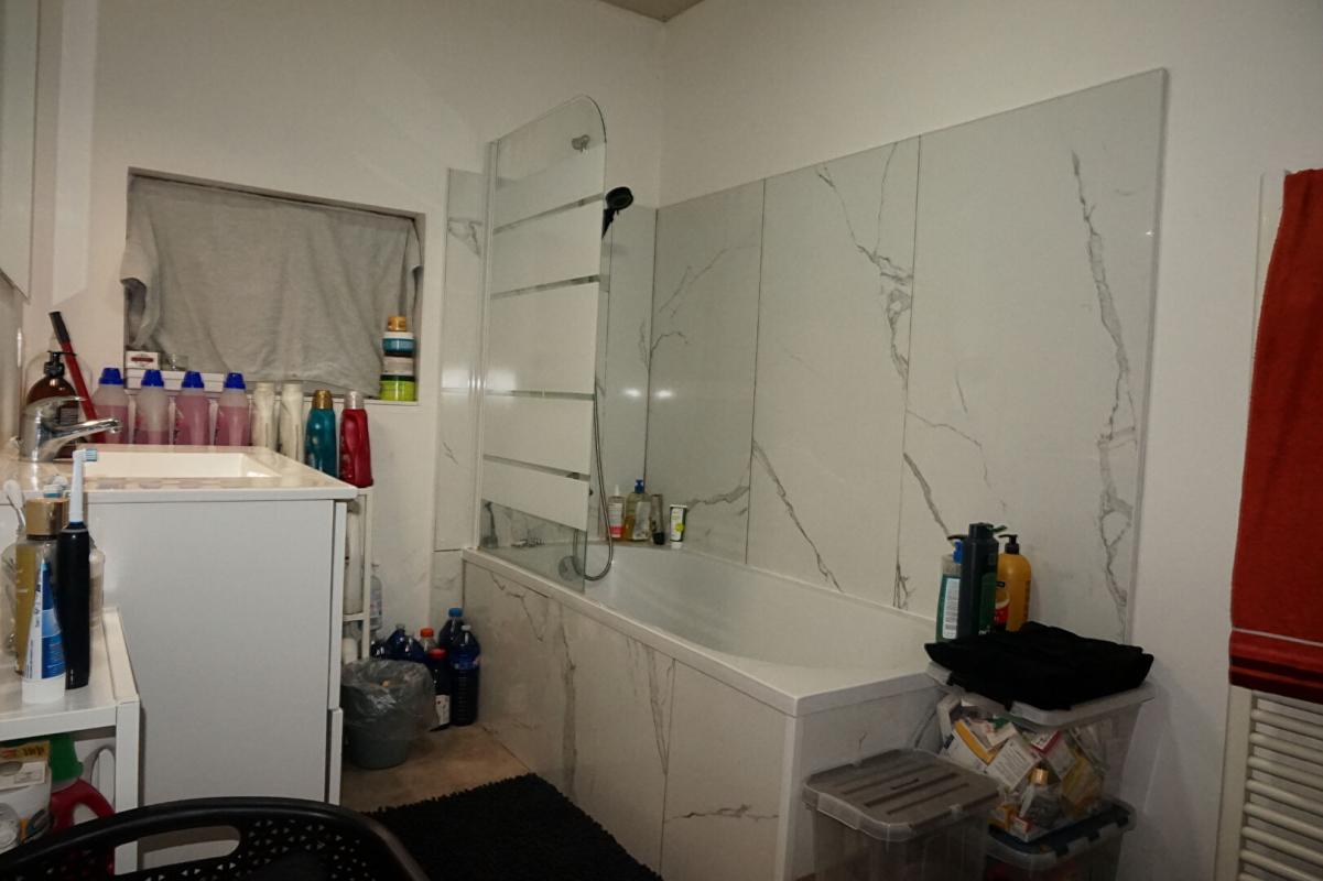 FIRMINY FIRMINY CENTRE 42700 appartement avec locataire en place 46.2m² une chambre 11