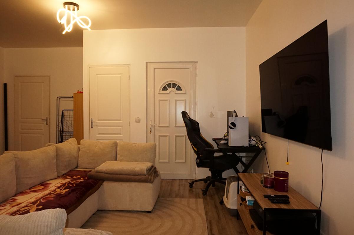 FIRMINY FIRMINY CENTRE 42700 appartement avec locataire en place 46.2m² une chambre 7