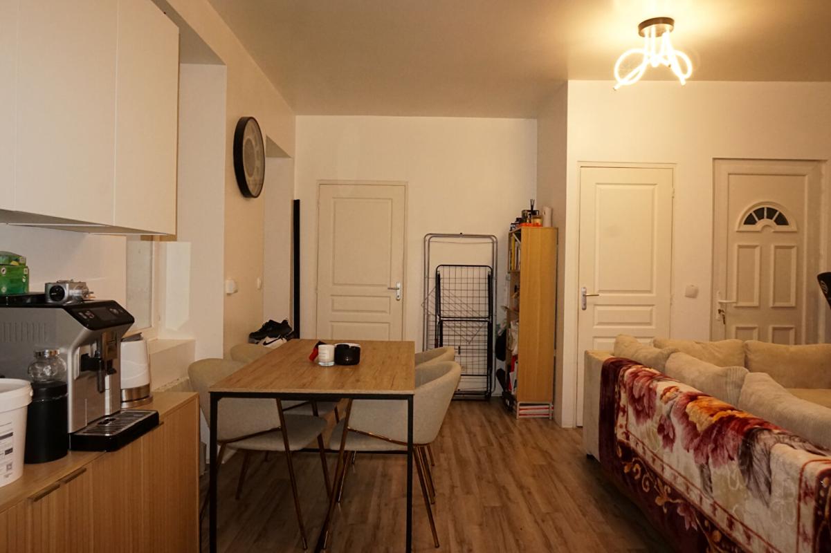 FIRMINY FIRMINY CENTRE 42700 appartement avec locataire en place 46.2m² une chambre 8