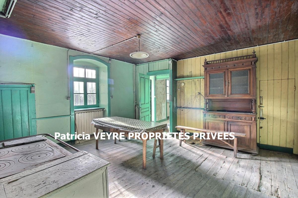 LA VERSANNE LA VERSANNE 42220 corps de ferme 112 m² habitables, dépendances sur 5700m² de terrain 5