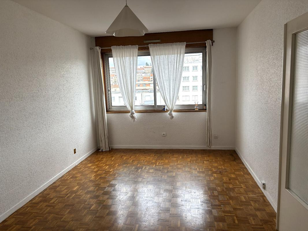 SAINT-ETIENNE Saint Etienne 42100 Appartement 46.89m² une chambre 2