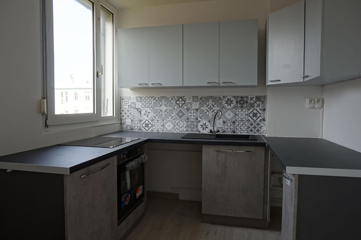 FIRMINY Firminy 42700 hyper centre Appartement traversant 67 m² 2 chambres 2