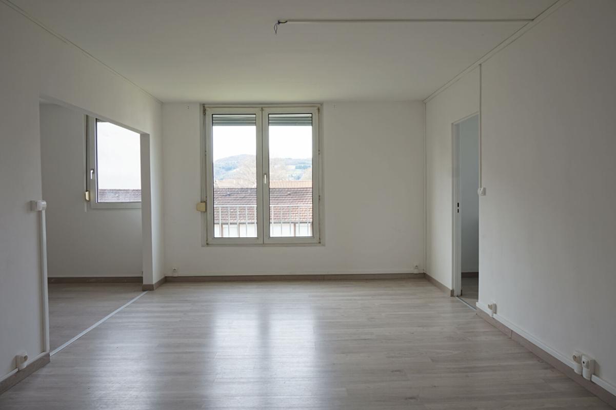 FIRMINY Firminy 42700 hyper centre Appartement traversant 67 m² 2 chambres 3