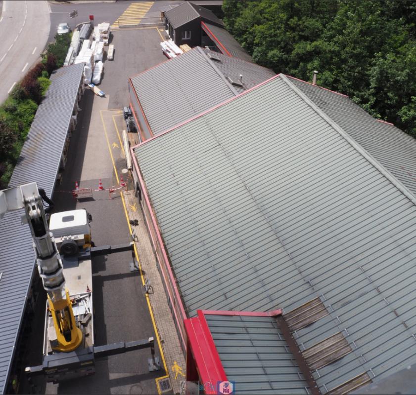 DUNIERES Dunières  43220 1170m² de  locaux d'activité comprenant des bureaux, un bâtiment industriel et des locaux à usage de stockage 9