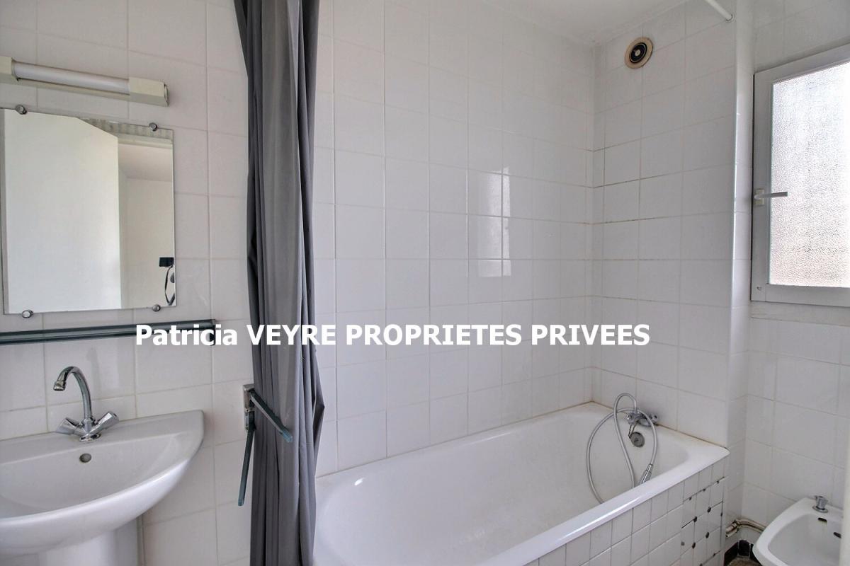SAINT-ETIENNE Saint Etienne 42100 Appartement 46m² 3 pièces une chambre une cave 9