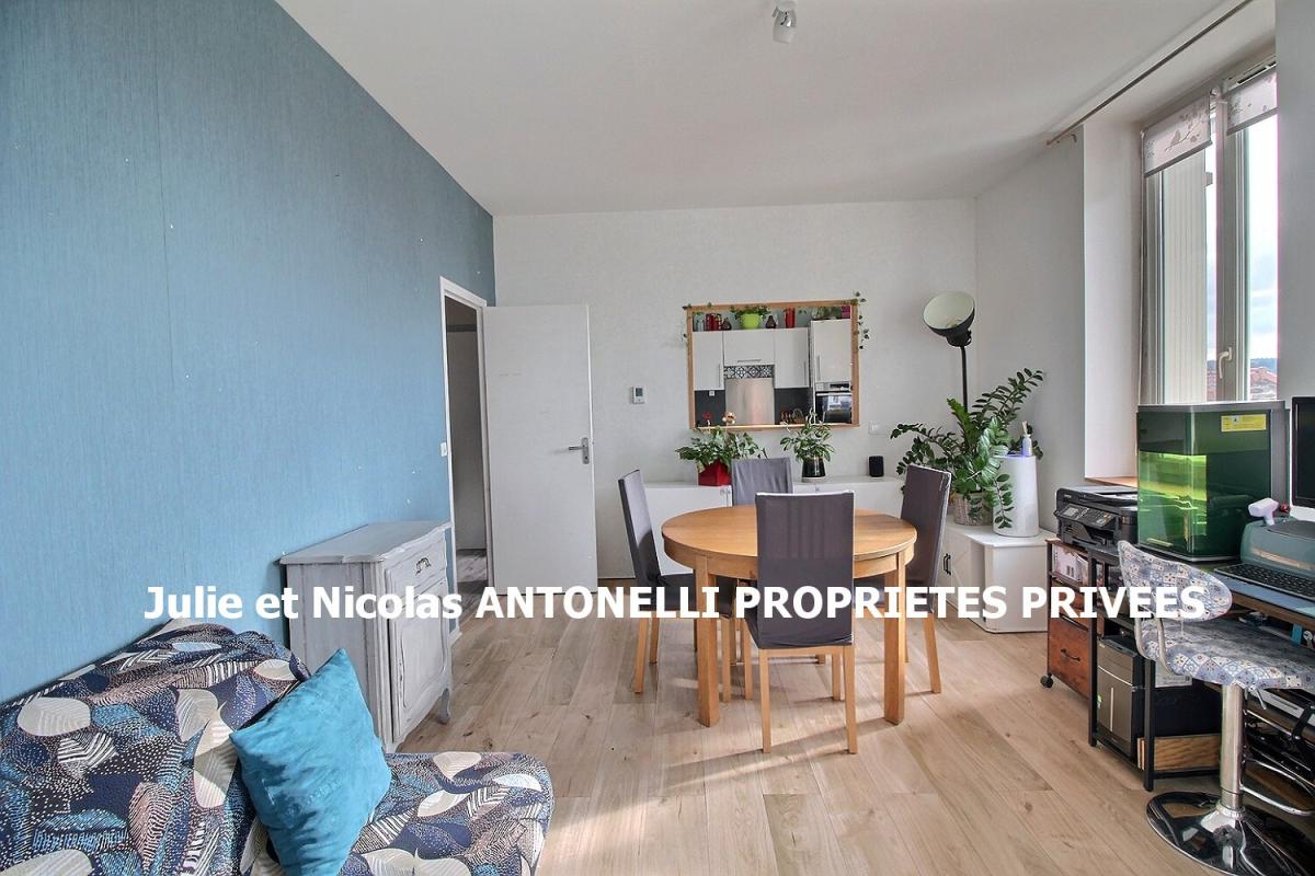 SAINT-JUST-MALMONT SAINT JUST MALMONT 43240 centre village appartement 58m² 2 chambres cave 3