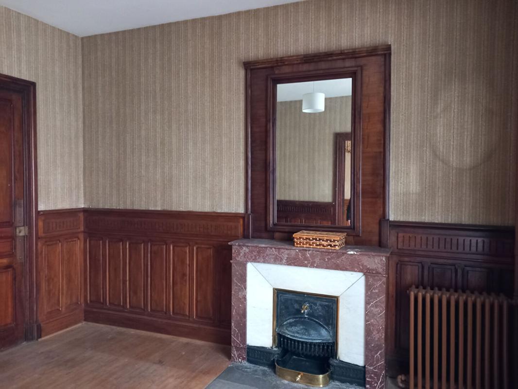 DUNIERES Dunières 43220 immeuble élevé sur caves comprenant trois niveaux plus combles aménageables sur 1148m² de terrain 6