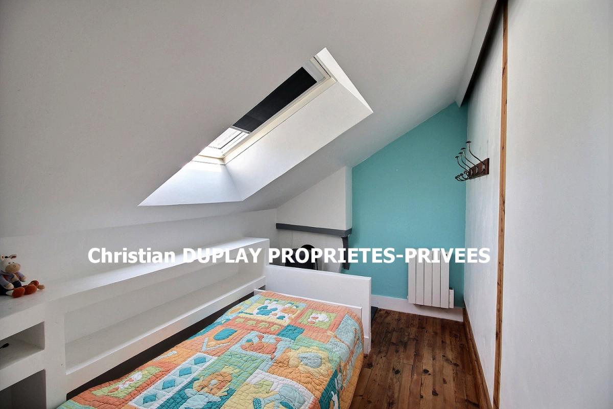 PLANFOY PLANFOY 42660 EXCLUSIVITE Maison bourgeoise de 1912 exposée Sud-Ouest environ 145m² habitables 4 chambres sur 1179m² de terrain 10