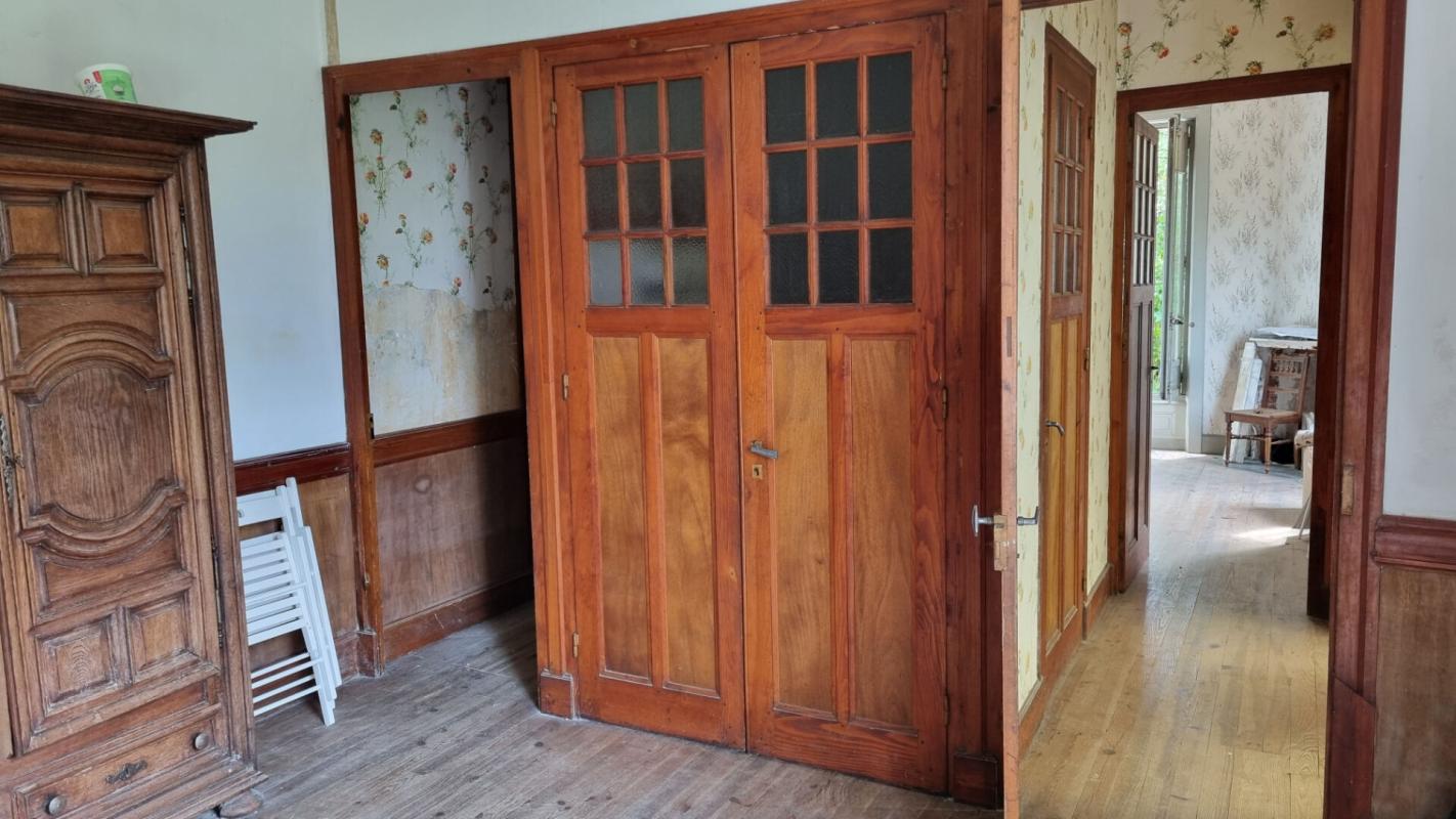 PLANFOY PLANFOY 42660 EXCLUSIVITE Maison bourgeoise de 1912 exposée Sud-Ouest environ 145m² habitables 4 chambres sur 1179m² de terrain 17