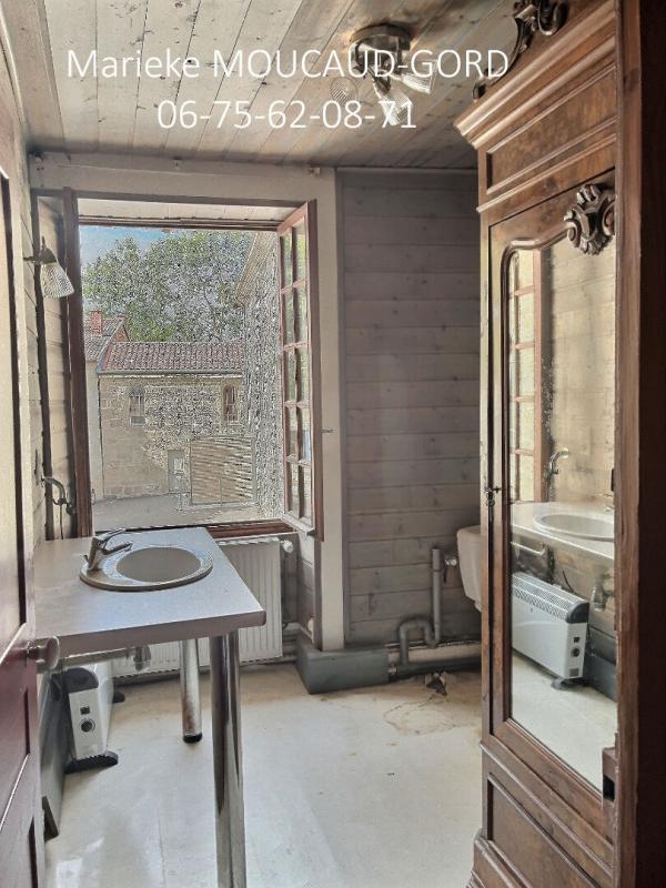 VALPRIVAS Maison de village au coeur de Valprivas 95 m² 3 chambres 510 m² terrain et dépendances 14