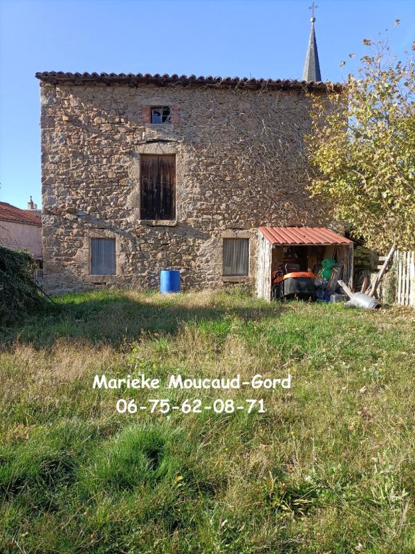 VALPRIVAS Maison de village au coeur de Valprivas 95 m² 3 chambres 510 m² terrain et dépendances 7