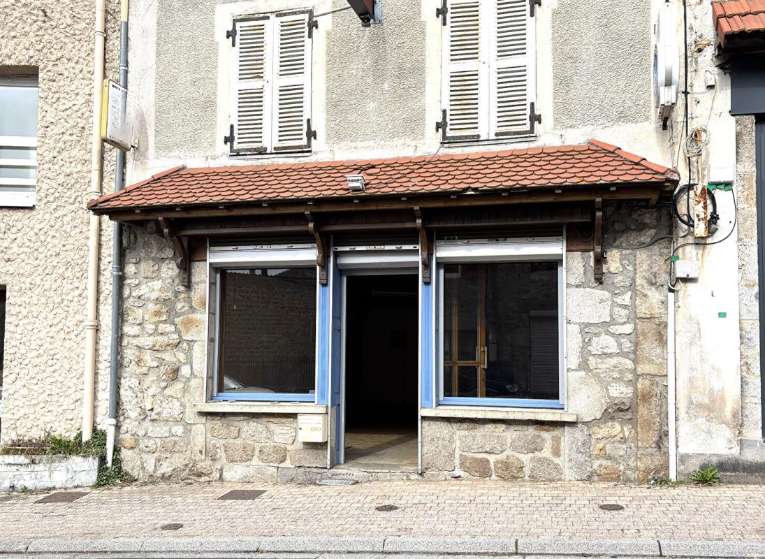 SAINT-ANTHEME Saint Anthème  63660 immeuble sur trois niveaux plus combles 180 m² 12
