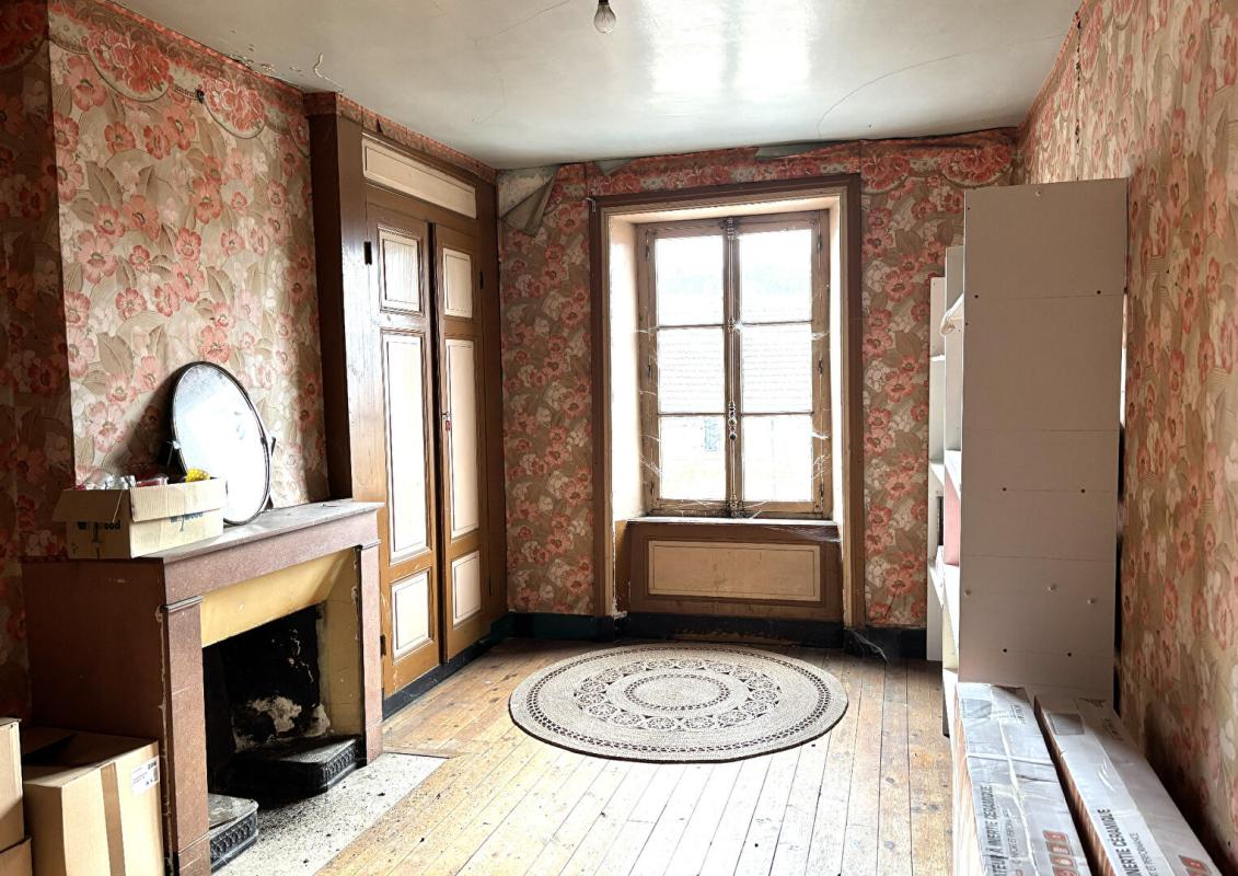 SAINT-ANTHEME Saint Anthème  63660 immeuble sur trois niveaux plus combles 180 m² 9