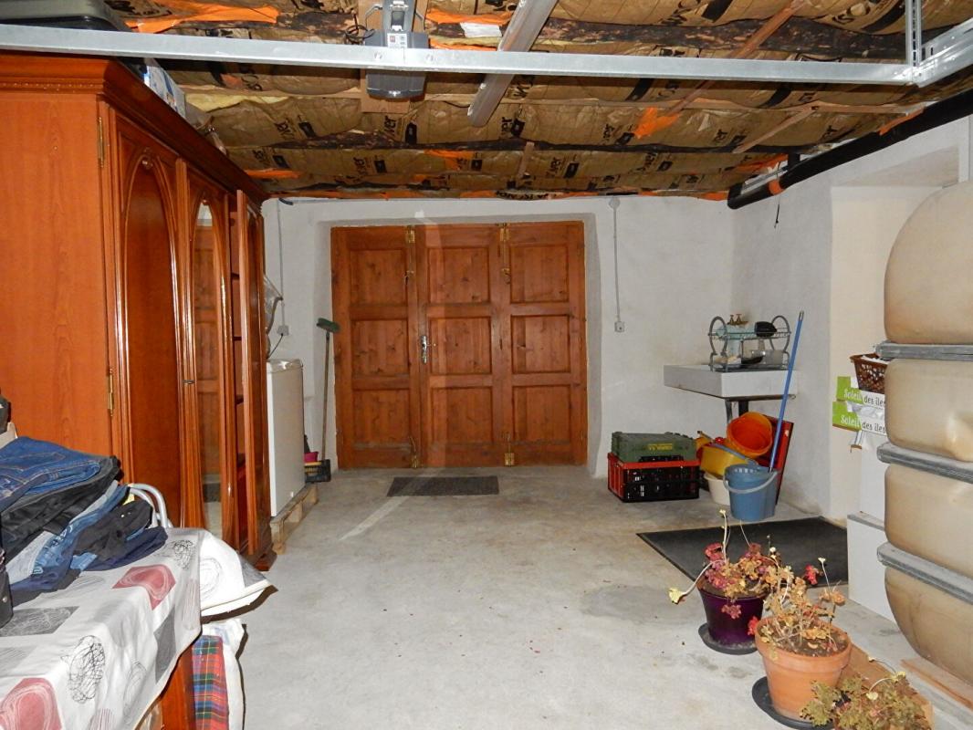 MONTFAUCON-EN-VELAY Montfaucon En Velay  43290 maison de village 63 m² 2 chambres garage cave sur 425m² de terrain 15