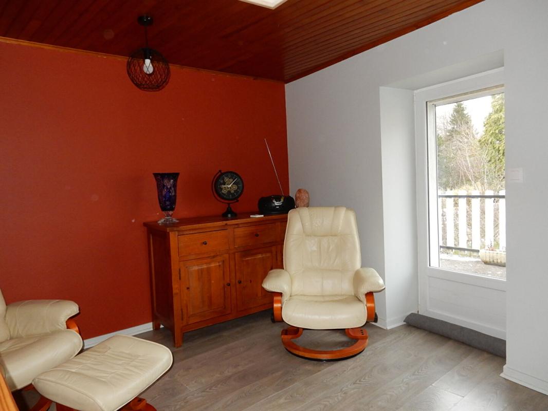 MONTFAUCON-EN-VELAY Montfaucon En Velay  43290 maison de village 63 m² 2 chambres garage cave sur 425m² de terrain 6