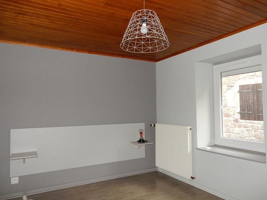 MONTFAUCON-EN-VELAY Montfaucon En Velay  43290 maison de village 63 m² 2 chambres garage cave sur 425m² de terrain 8