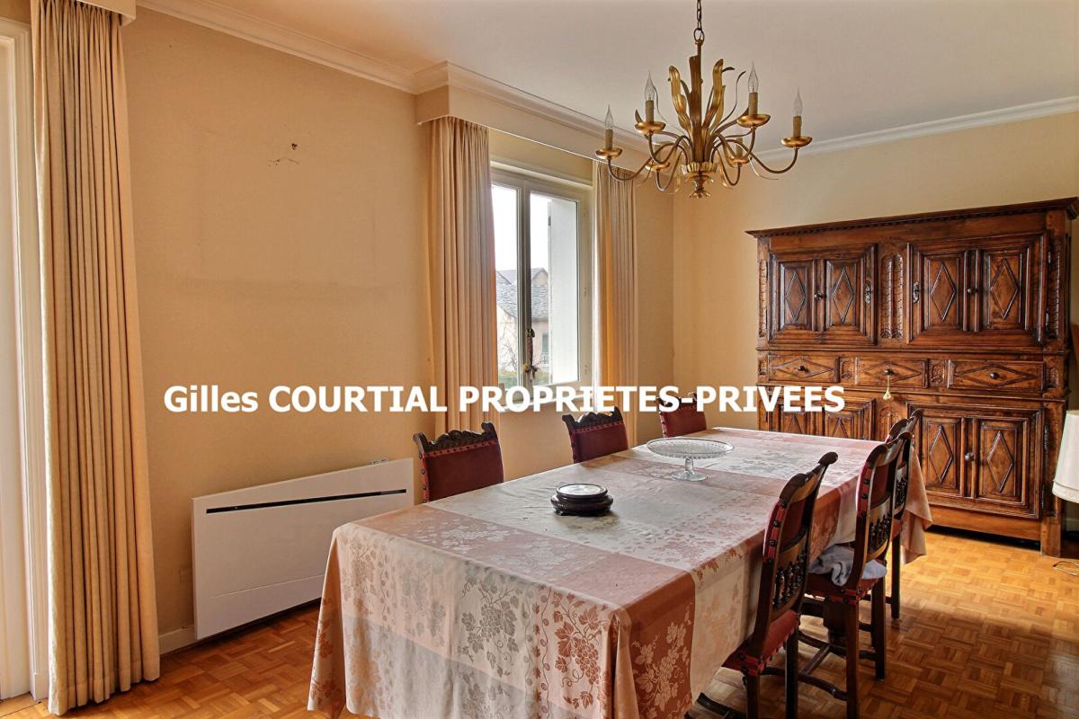 SAINT-JULIEN-CHAPTEUIL Saint-Julien-Chapteuil  43260  maison traditionnelle de 1972 sur deux niveaux élevés sur sous-sol  302 m² habitables 6 chambres sur 1613m² de terrain 8