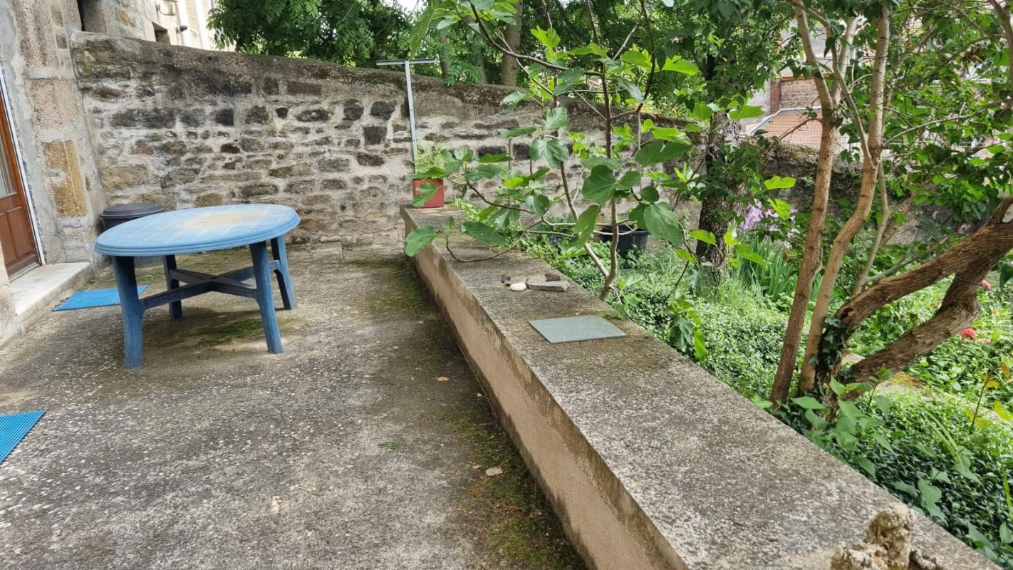 SAINT-ETIENNE Saint Etienne 42000 Secteur Sainte Barbe appartement 121m² 6 chambres, garage, cave 2