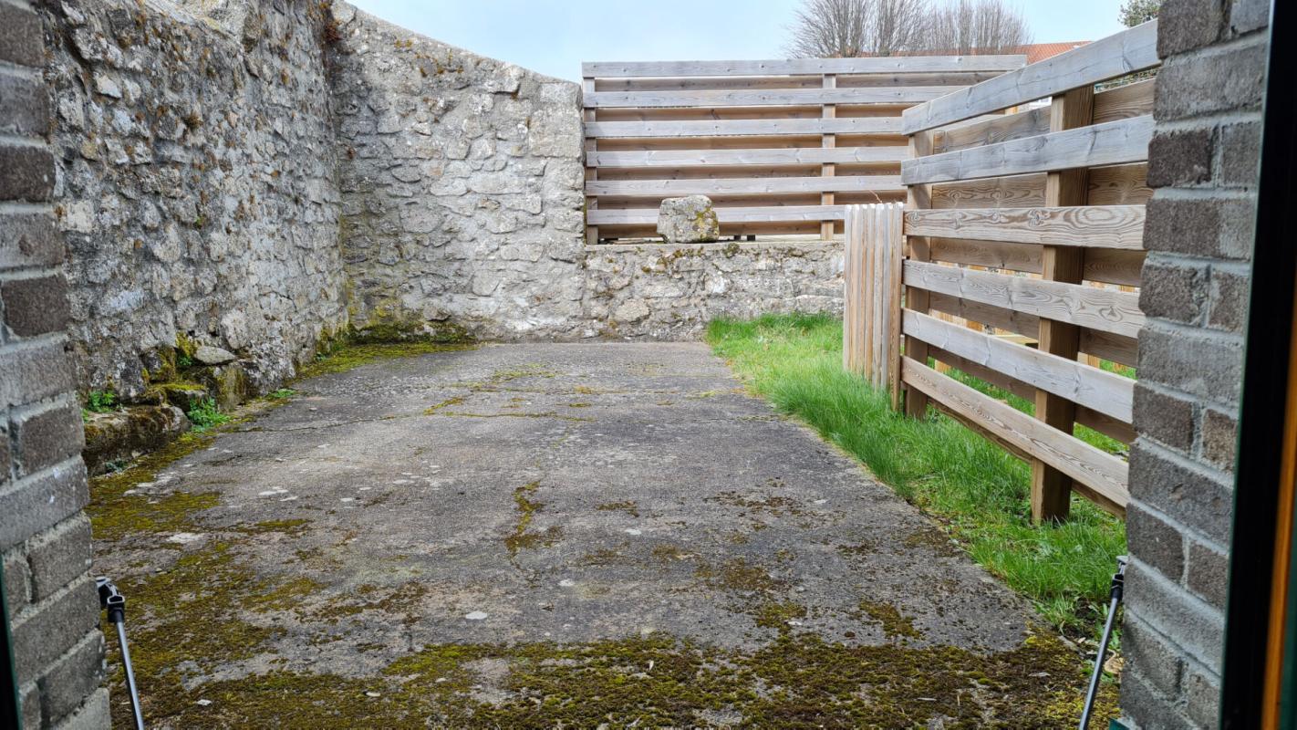 JONZIEUX Jonzieux 42660 Appartement 43.69m² cuisine équipée ouverte sur salon-séjour, une chambre, SDB avec WC 5