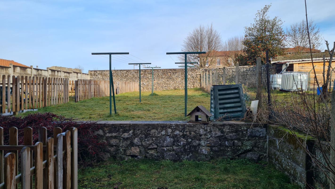 JONZIEUX Jonzieux 42660 Appartement 43.69m² cuisine équipée ouverte sur salon-séjour, une chambre, SDB avec WC 7