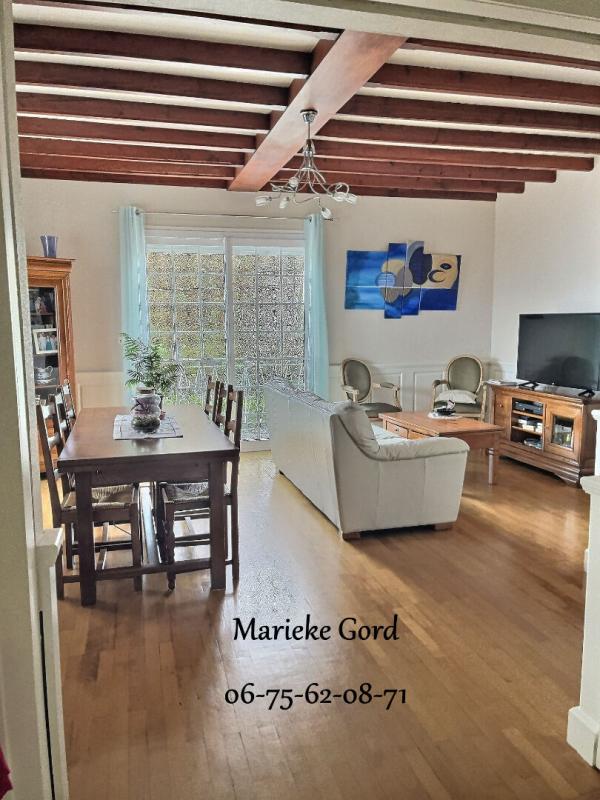 UNIEUX Unieux 42240 maison individuelle des années 70 sur sous sol complet 131m² habitables 4 chambres 3 garages 1 piscine sur 1190m² de terrain 2