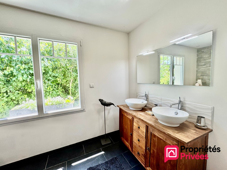 BEUVREQUEN PROPRIETES PRIVEES COTE D'OPALE vous propose : 10