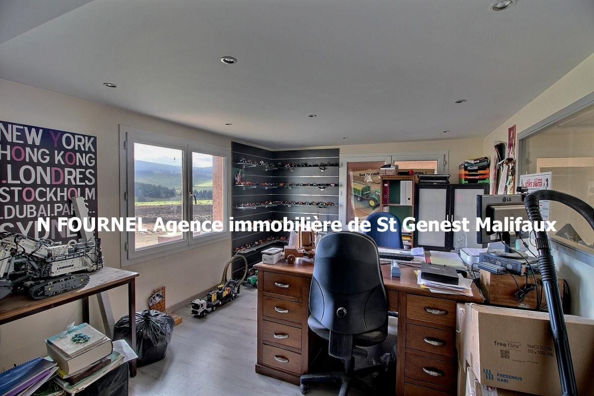 RIOTORD Entre Riotord 43220 et Marlhes 42660 maison sur sous-sol complet 175m² habitables 3/4 chambres sur 2643m² de terrain avec entrepôt indépendant de 160m²  idéal pour un artisan 16